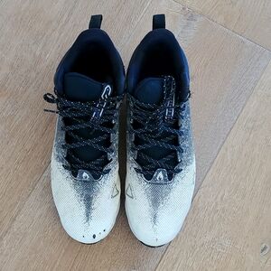 Under Armour mens football cleats Size 12